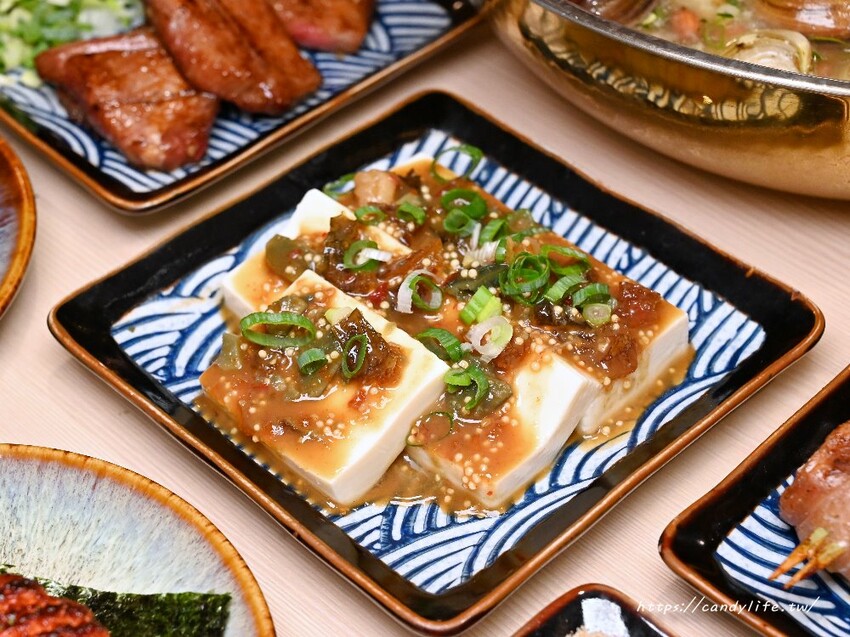 西屯太太｜台中新開幕特色餐廳，主打緬式火鍋、炭火烤物，營業至凌晨一點半 - 糖糖's 享食生活