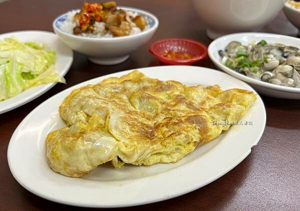 高雄鳳山美食【小江周手切肉燥】好呷ㄟ軟骨飯、手切滷肉飯 !