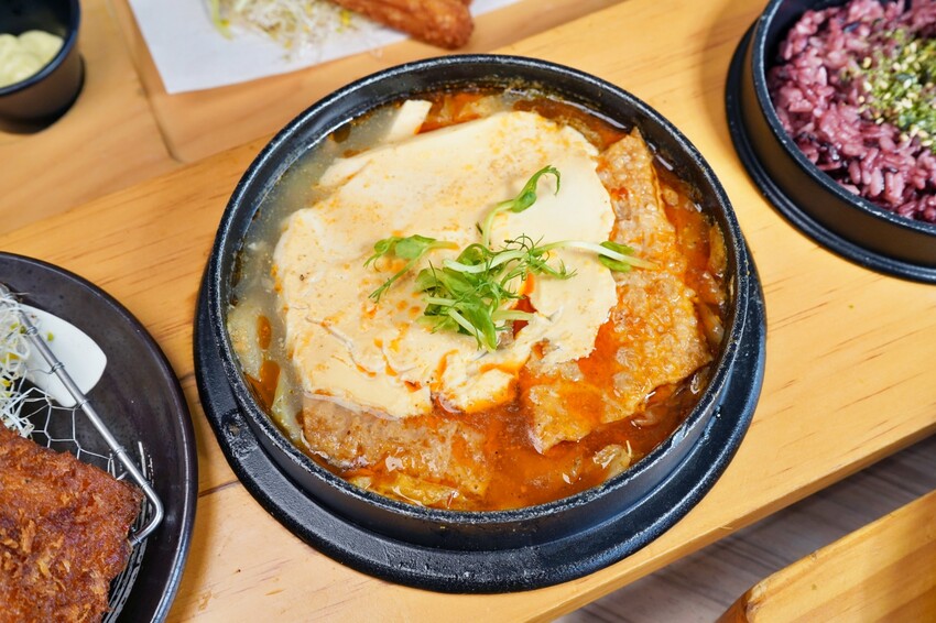 南投縣草屯鎮天利食堂首次攜手嘉義排隊名店「林聰明沙鍋魚頭」,還有超酷的林聰明魚薯條,限定期間才能吃得到!