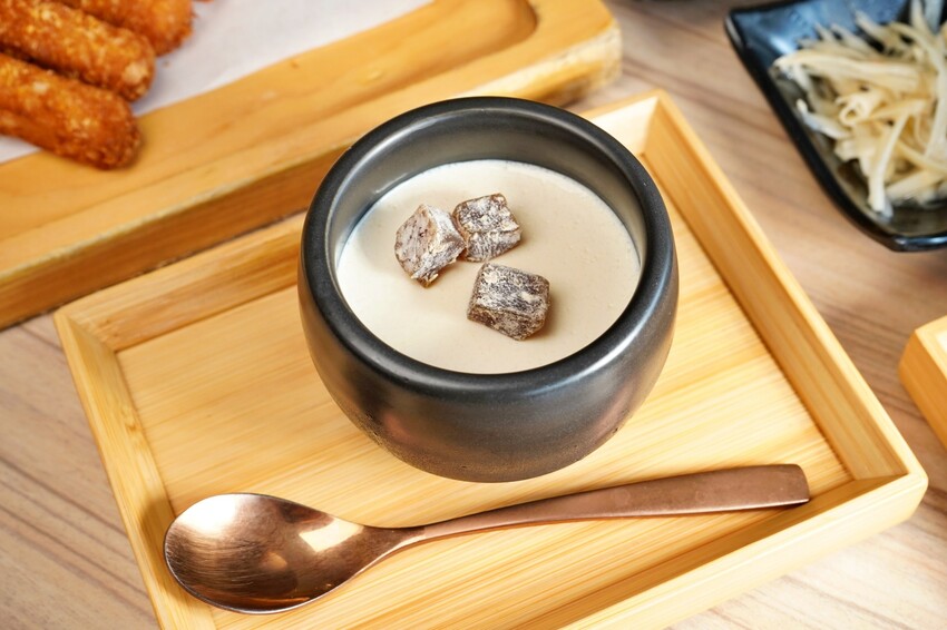 南投縣草屯鎮天利食堂首次攜手嘉義排隊名店「林聰明沙鍋魚頭」,還有超酷的林聰明魚薯條,限定期間才能吃得到!