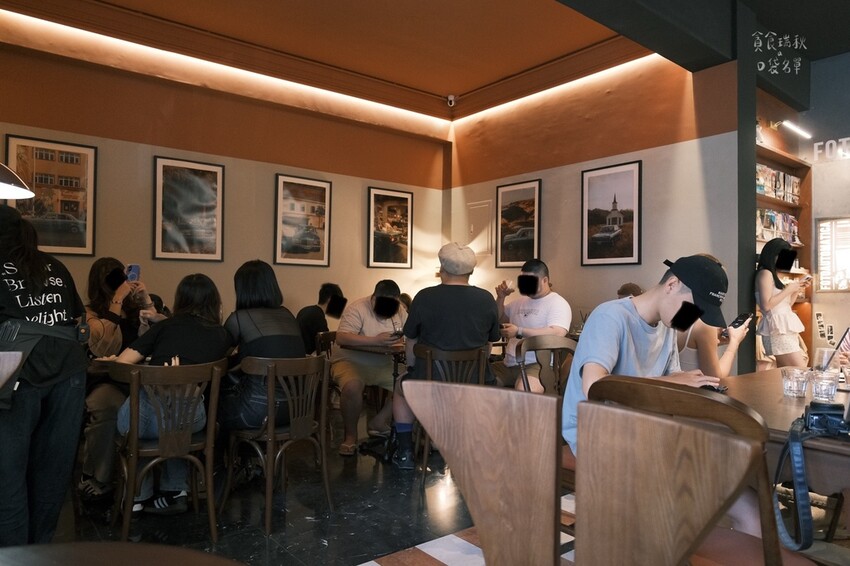 台中西區|人氣打卡咖啡廳!與復古歐式書報攤浪漫邂逅|NEWS 台中西區|人氣打卡咖啡廳!與復古歐式書報攤浪漫邂逅|NEWS