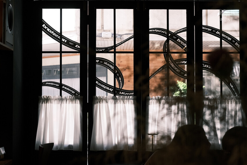 台中西區|人氣打卡咖啡廳!與復古歐式書報攤浪漫邂逅|NEWS 台中西區|人氣打卡咖啡廳!與復古歐式書報攤浪漫邂逅|NEWS