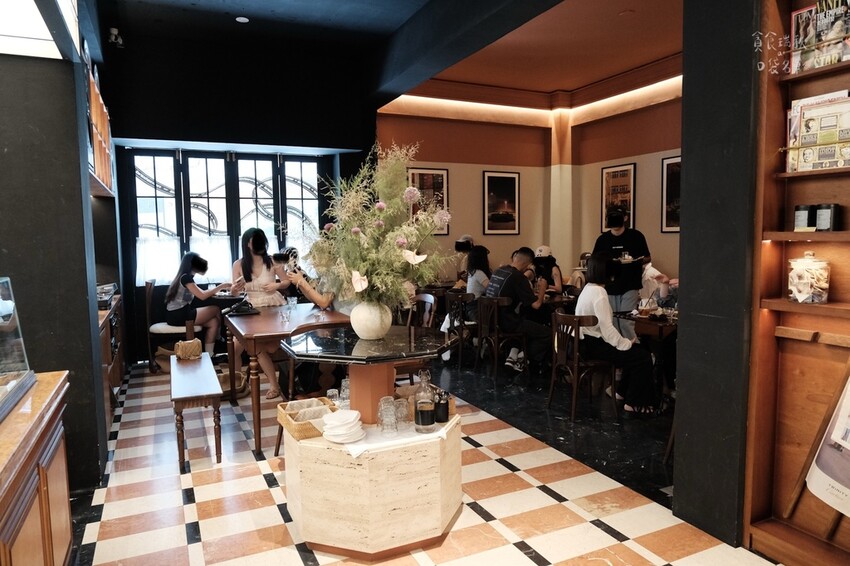 台中西區|人氣打卡咖啡廳!與復古歐式書報攤浪漫邂逅|NEWS 台中西區|人氣打卡咖啡廳!與復古歐式書報攤浪漫邂逅|NEWS