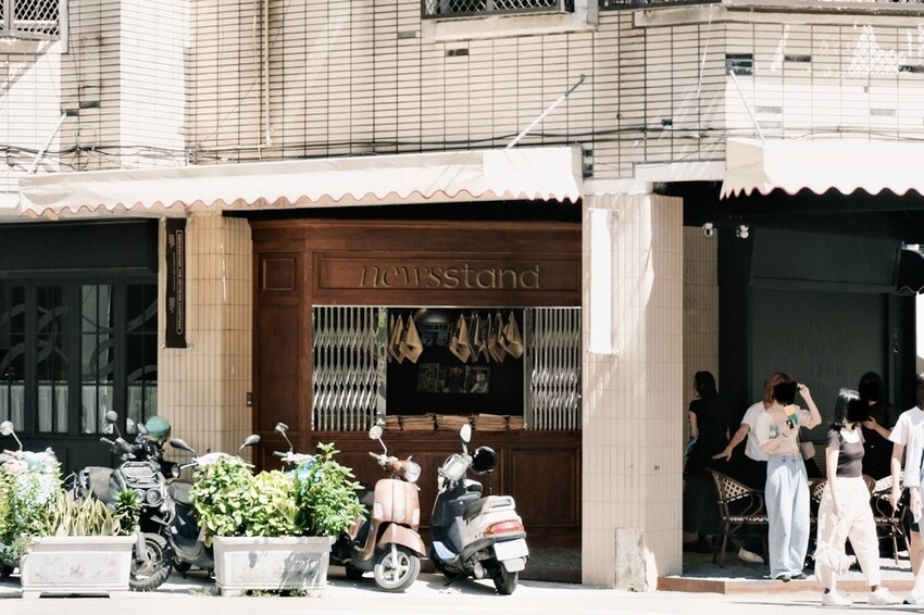 台中西區|人氣打卡咖啡廳!與復古歐式書報攤浪漫邂逅|NEWS 台中西區|人氣打卡咖啡廳!與復古歐式書報攤浪漫邂逅|NEWS