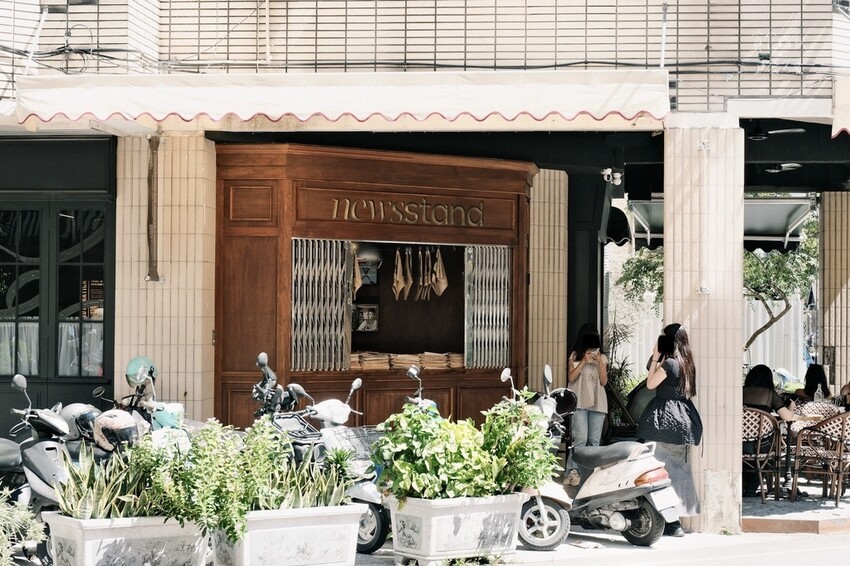 台中西區|人氣打卡咖啡廳!與復古歐式書報攤浪漫邂逅|NEWS 台中西區|人氣打卡咖啡廳!與復古歐式書報攤浪漫邂逅|NEWS