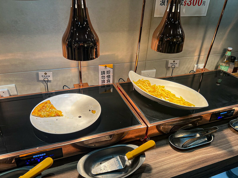 299元台北吃到飽超佛！貴族世家mini大安信義店，牛排搭自助吧吃到飽。