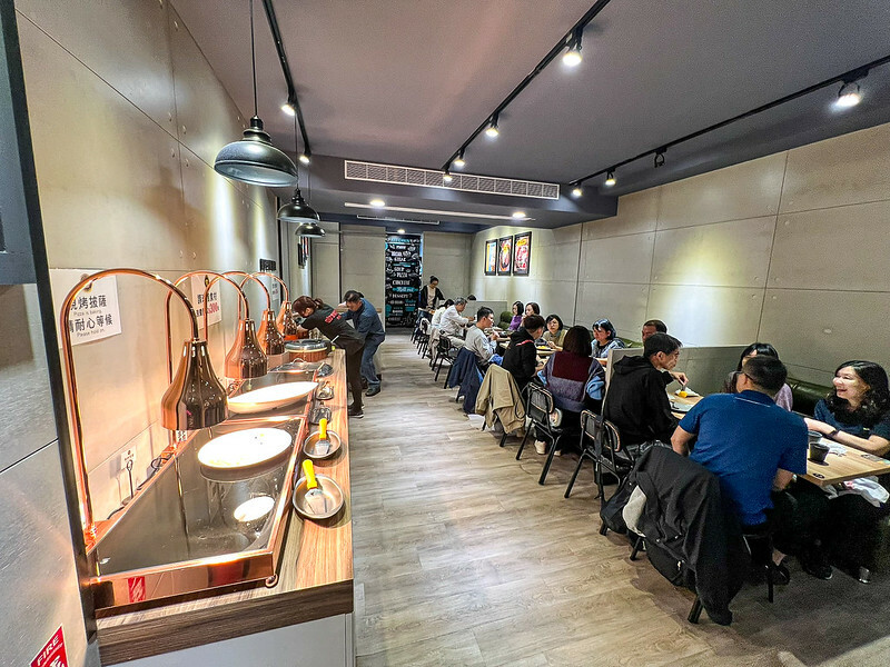 299元台北吃到飽超佛！貴族世家mini大安信義店，牛排搭自助吧吃到飽。