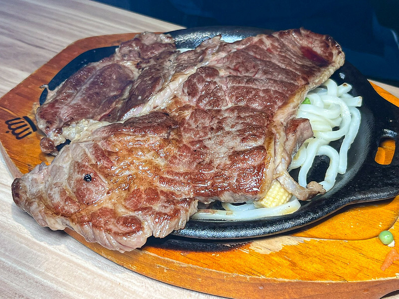 299元台北吃到飽超佛！貴族世家mini大安信義店，牛排搭自助吧吃到飽。