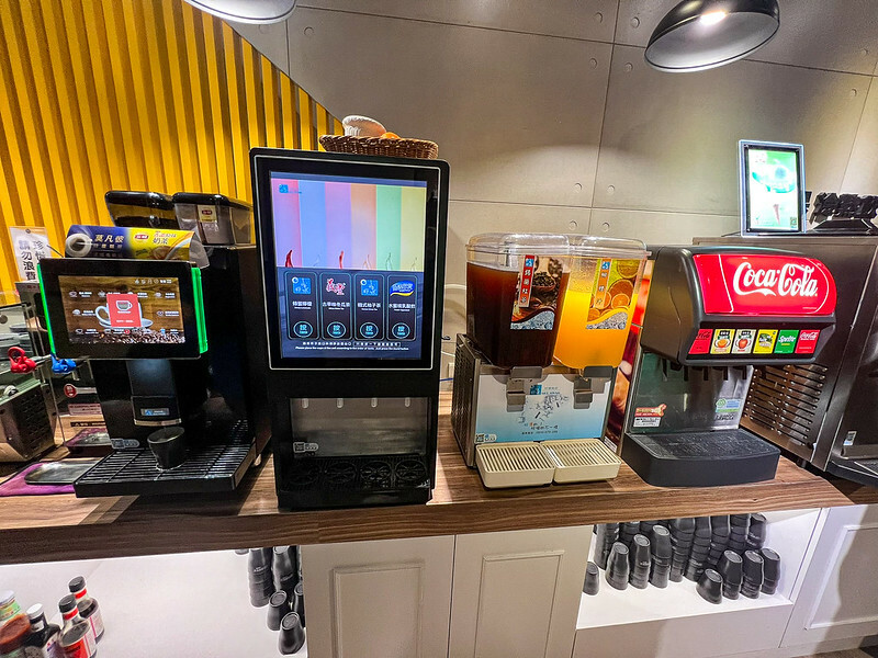 299元台北吃到飽超佛！貴族世家mini大安信義店，牛排搭自助吧吃到飽。