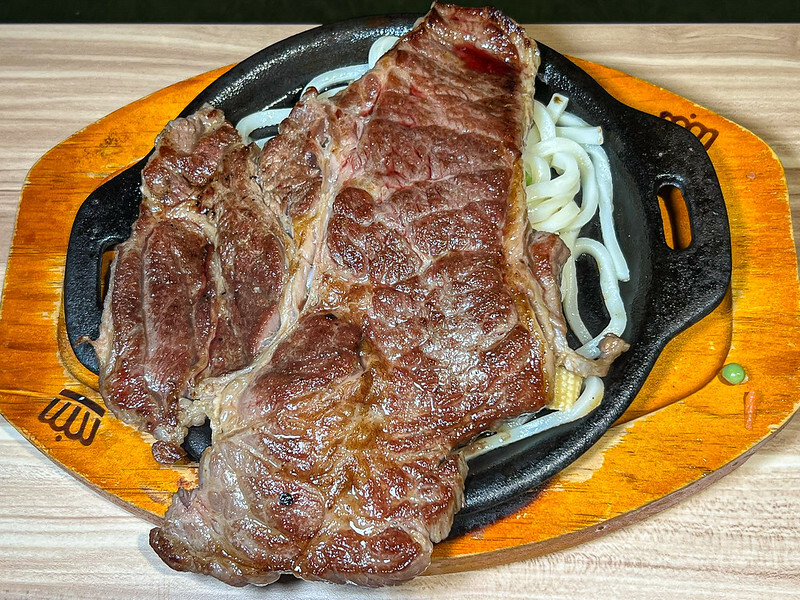 299元台北吃到飽超佛！貴族世家mini大安信義店，牛排搭自助吧吃到飽。