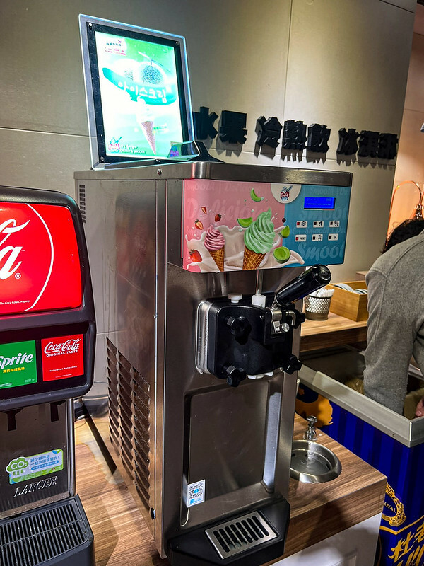 299元台北吃到飽超佛！貴族世家mini大安信義店，牛排搭自助吧吃到飽。