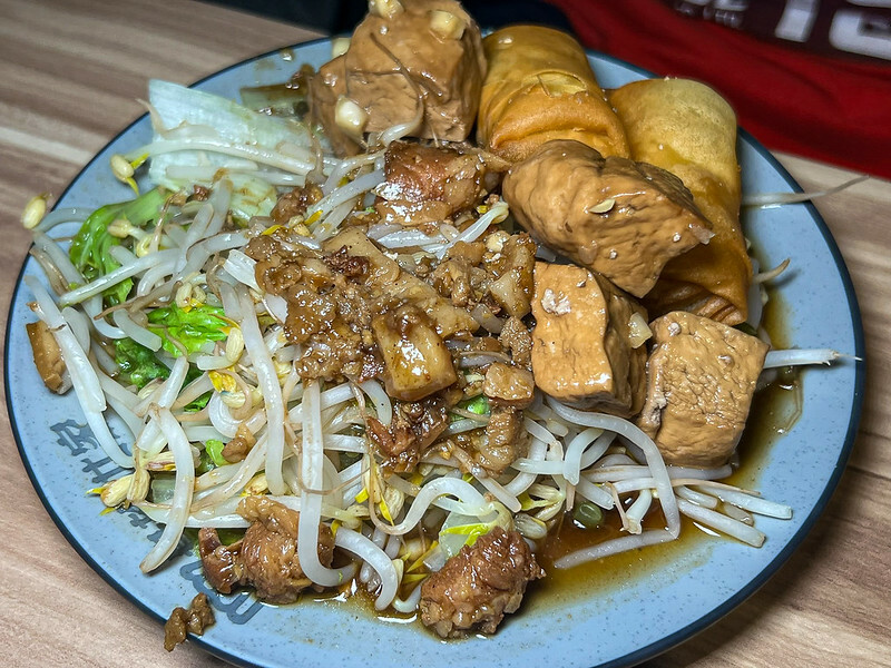 299元台北吃到飽超佛！貴族世家mini大安信義店，牛排搭自助吧吃到飽。