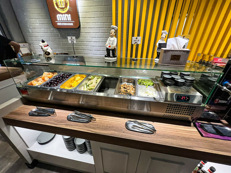 299元台北吃到飽超佛！貴族世家mini大安信義店，牛排搭自助吧吃到飽。