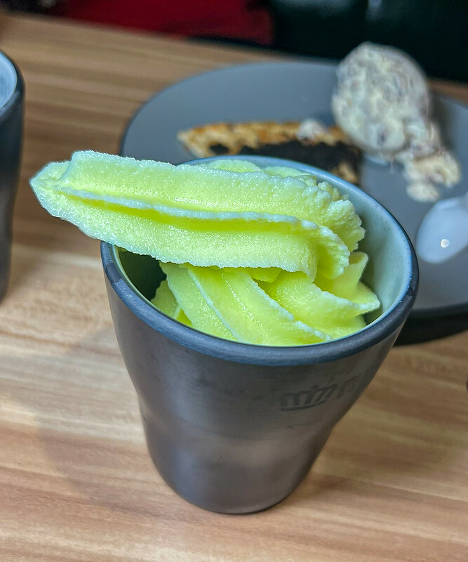 299元台北吃到飽超佛！貴族世家mini大安信義店，牛排搭自助吧吃到飽。