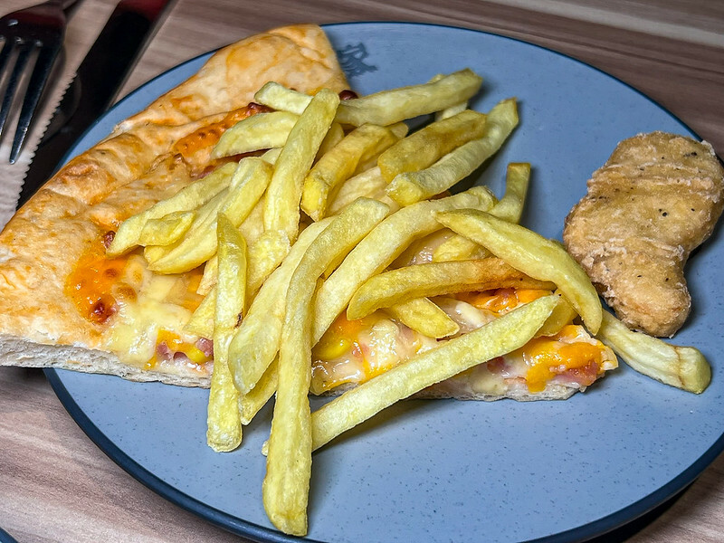 299元台北吃到飽超佛！貴族世家mini大安信義店，牛排搭自助吧吃到飽。