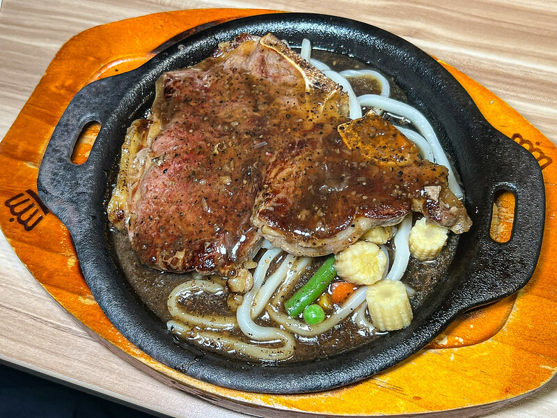 299元台北吃到飽超佛！貴族世家mini大安信義店，牛排搭自助吧吃到飽。