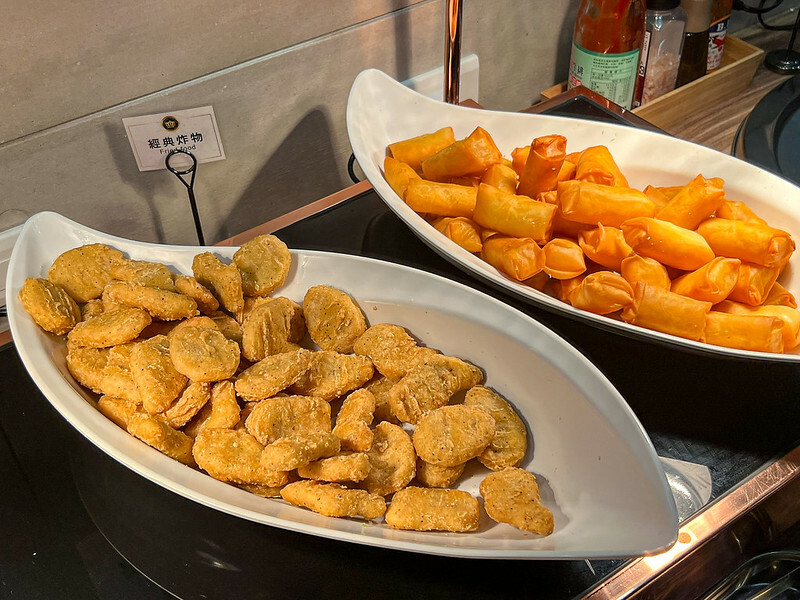 299元台北吃到飽超佛！貴族世家mini大安信義店，牛排搭自助吧吃到飽。