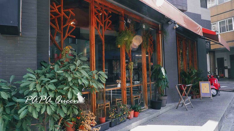 台中早午餐推薦！木質系Gohome食研室，必點義大利麵 早餐盤超滿足。