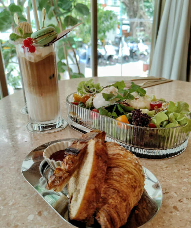 台北大安區美食PALAISYI｜森林沙拉、浮誇飲品、泡芙甜點都太可以