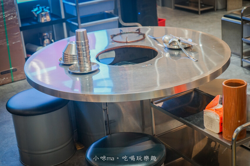 李鐵柱百草串串香｜上百種串串搭配正宗重慶風味鍋底，麻辣帶勁好滋味，一串、二串...停不下來啦，捷運永安市場站 中和美食