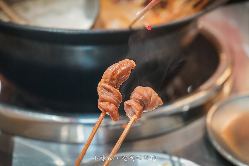 李鐵柱百草串串香｜上百種串串搭配正宗重慶風味鍋底，麻辣帶勁好滋味，一串、二串...停不下來啦，捷運永安市場站 中和美食
