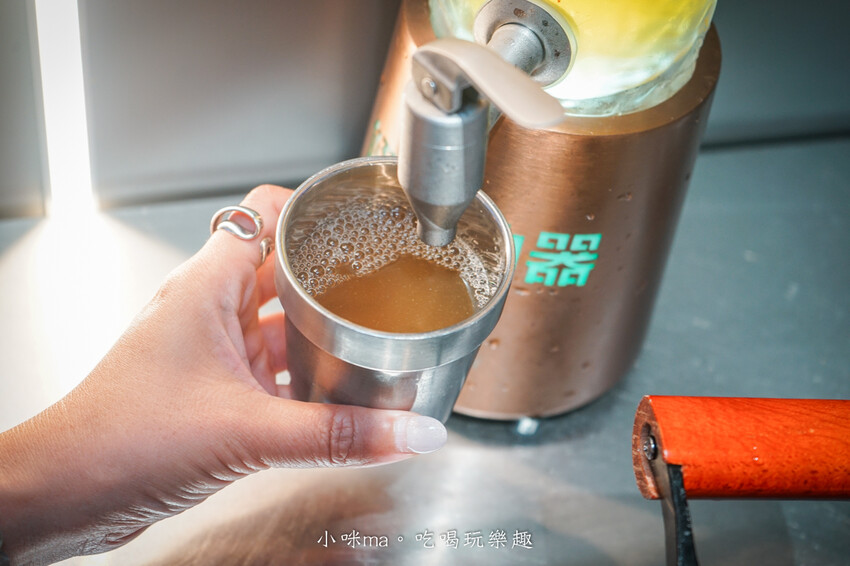 李鐵柱百草串串香｜上百種串串搭配正宗重慶風味鍋底，麻辣帶勁好滋味，一串、二串...停不下來啦，捷運永安市場站 中和美食