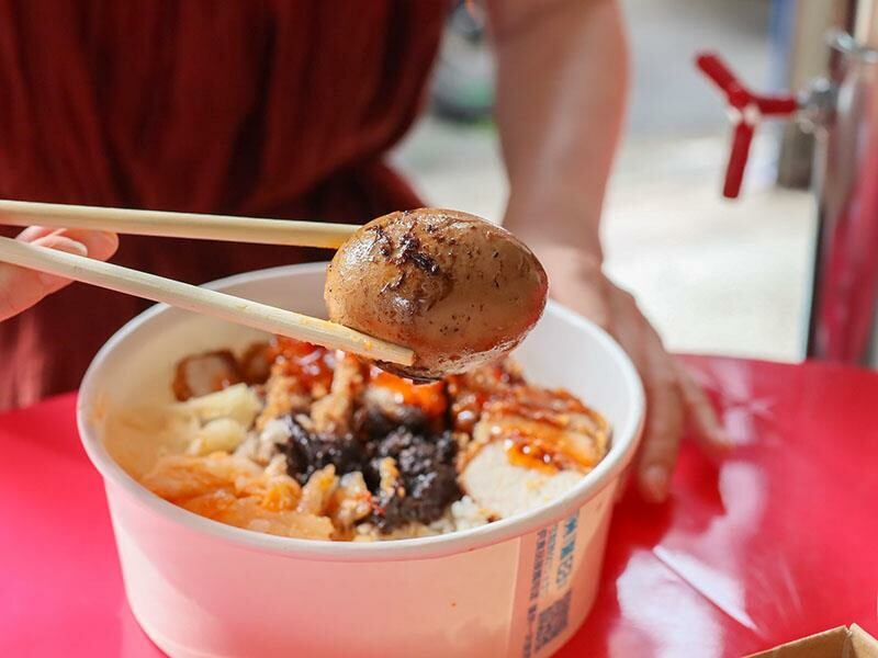 新竹東區必吃台式炸肉、拌攪食涼粉，復古系美食帶你重溫老味道