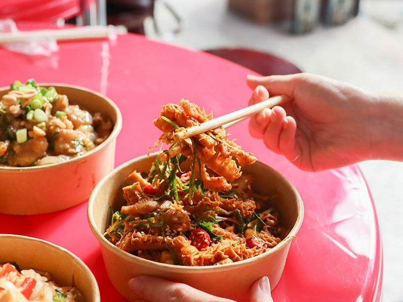 新竹東區必吃台式炸肉、拌攪食涼粉，復古系美食帶你重溫老味道