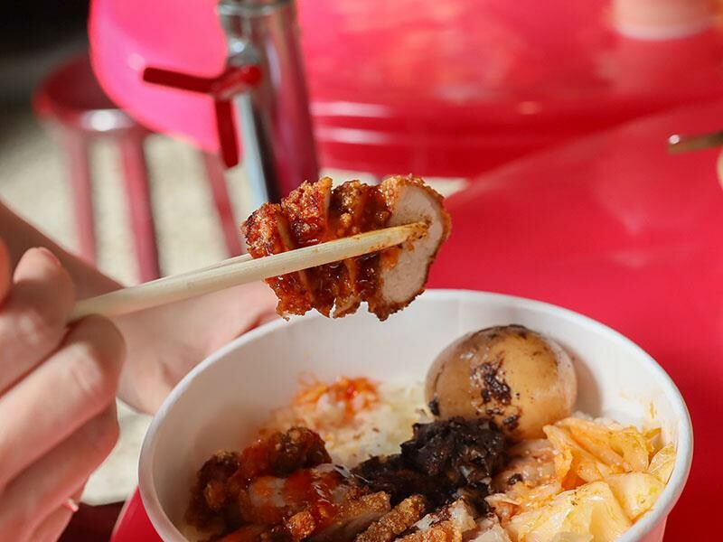 新竹東區必吃台式炸肉、拌攪食涼粉，復古系美食帶你重溫老味道
