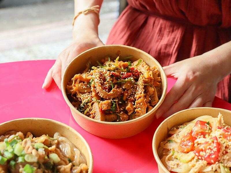 新竹東區必吃台式炸肉、拌攪食涼粉，復古系美食帶你重溫老味道