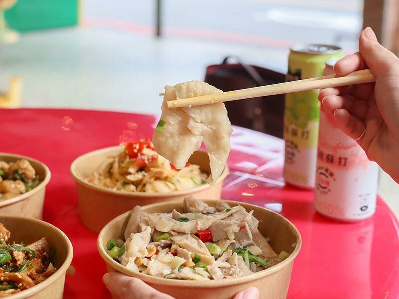 新竹東區必吃台式炸肉、拌攪食涼粉，復古系美食帶你重溫老味道
