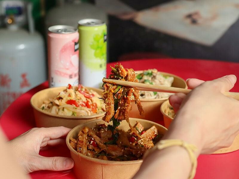 新竹東區必吃台式炸肉、拌攪食涼粉，復古系美食帶你重溫老味道