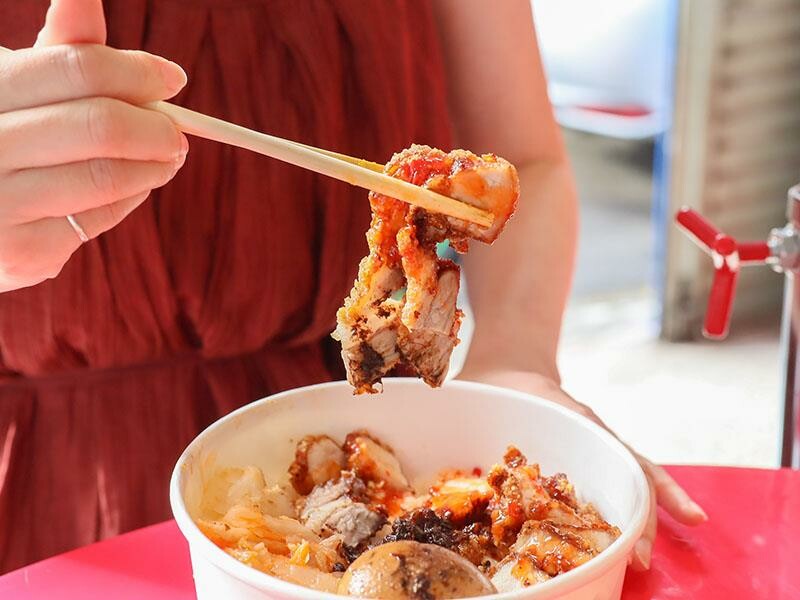 新竹東區必吃台式炸肉、拌攪食涼粉，復古系美食帶你重溫老味道
