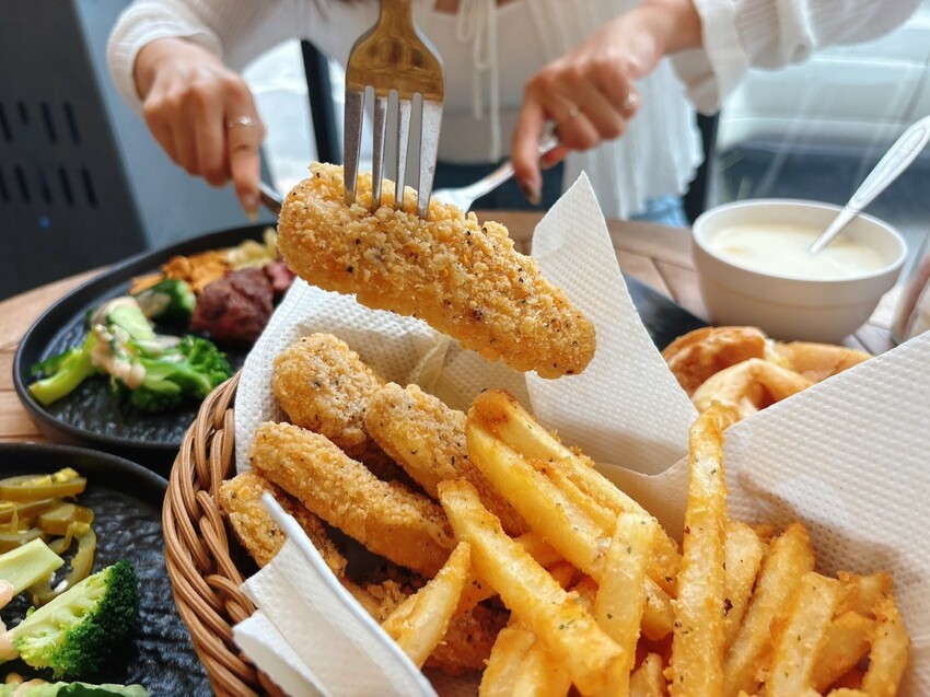 新竹動物園旁人氣美食｜噴火美式炭烤牛排 ，平價高品質炭烤牛排專賣店，新竹美食推薦 | 跟著企鵝一起吃喝玩樂