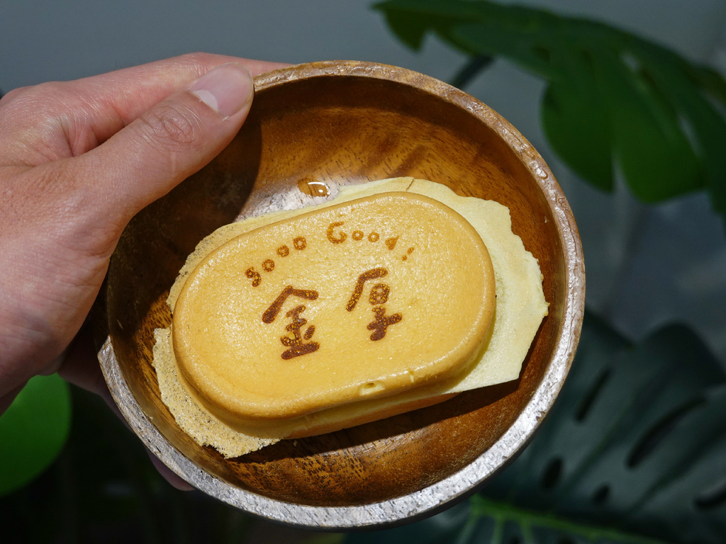 銅板價的幸福！金厚雞蛋糕，鹹甜口味齊發，起司牽絲、麻糬軟糯太銷魂！