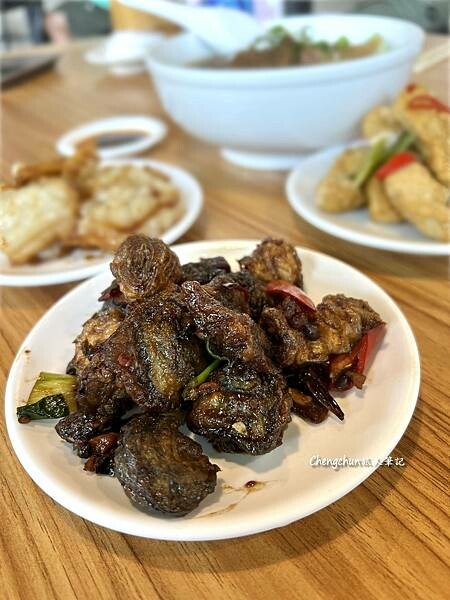 基隆美食【慶有餘】牛肉麵好吃超值，創意小菜超亮眼！