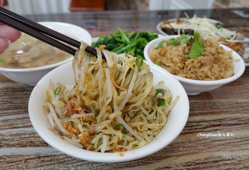 汐止明峰街【楊家意麵、油飯、扁食】高人氣古早味小吃