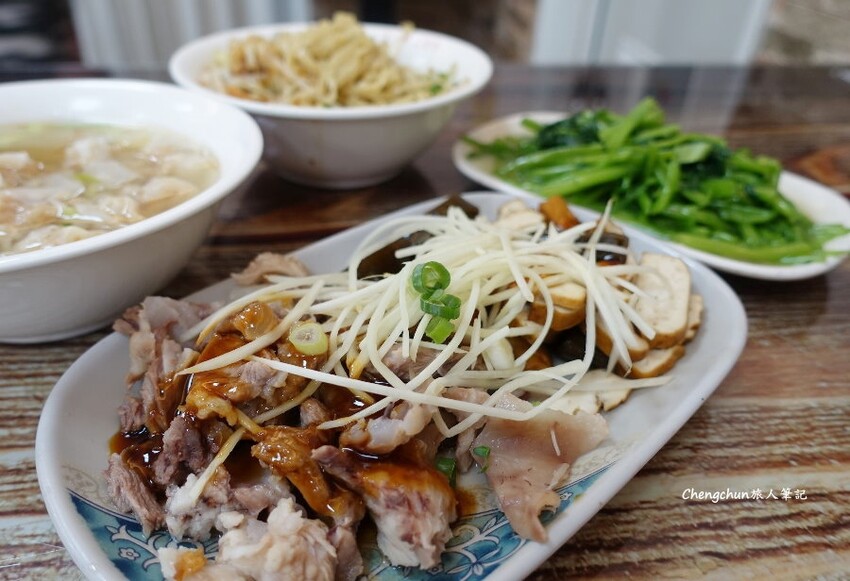 汐止明峰街【楊家意麵、油飯、扁食】高人氣古早味小吃