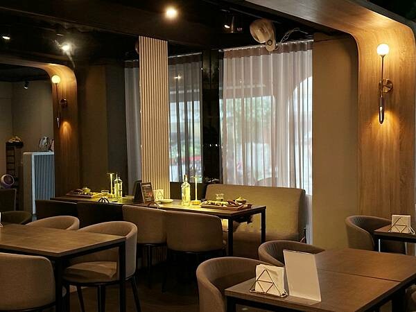 「大安區餐酒館」Cheers&Co.咖啡餐酒館｜東區人氣聚餐