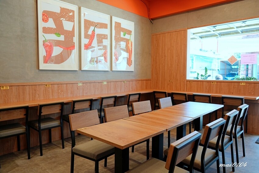 劉財記酸辣粉～選項多樣、份量十足，限量牛肉麵售完就沒了，用餐