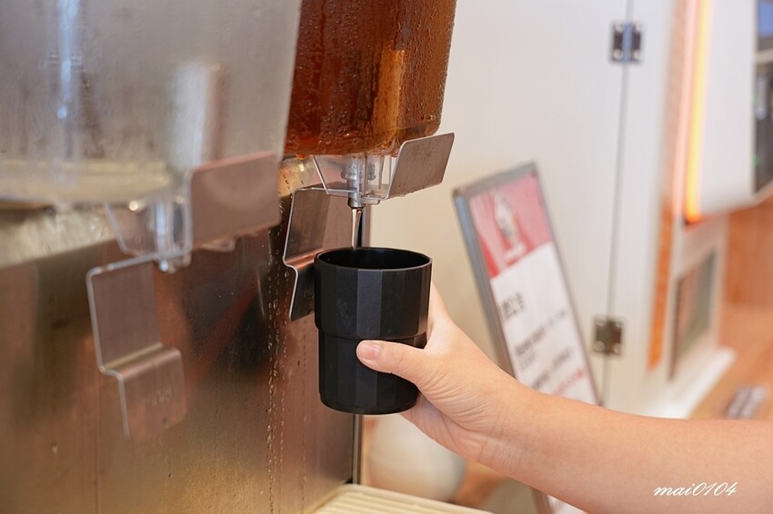 劉財記酸辣粉～選項多樣、份量十足，限量牛肉麵售完就沒了，用餐