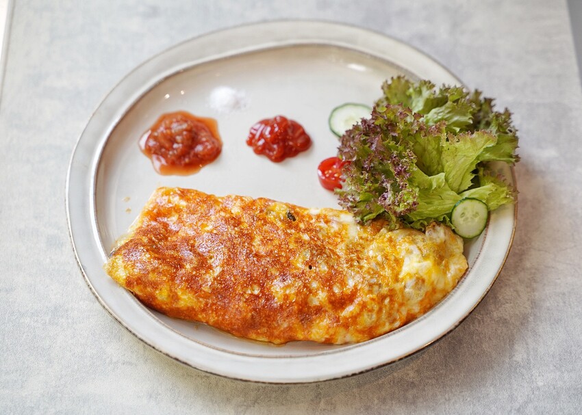 【PAI CAFÉ & BRUNCH八德店】台北小巨蛋附近人氣早午餐咖啡廳，鹹食三明治、蛋捲，還有現烤現煎的法式吐司都超強！寵物友善且平日不限時，超加分！ - 阿華田的美食日記