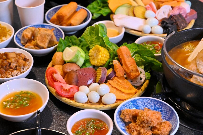 台中海線王牌火鍋太平新開店 火烤兩吃鍋推薦 一個人也能吃砂鍋魚頭  尚石苑火鍋太平店