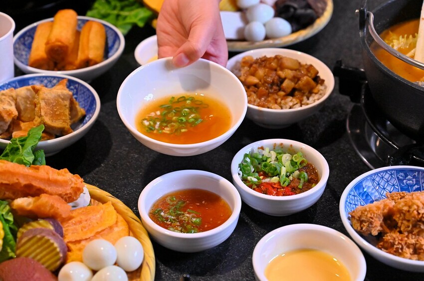 台中海線王牌火鍋太平新開店 火烤兩吃鍋推薦 一個人也能吃砂鍋魚頭  尚石苑火鍋太平店