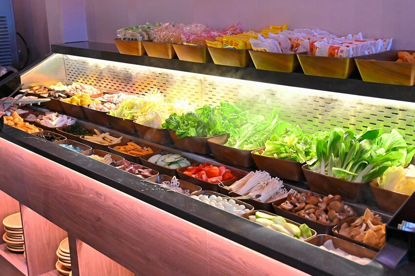 台中海線王牌火鍋太平新開店 火烤兩吃鍋推薦 一個人也能吃砂鍋魚頭  尚石苑火鍋太平店