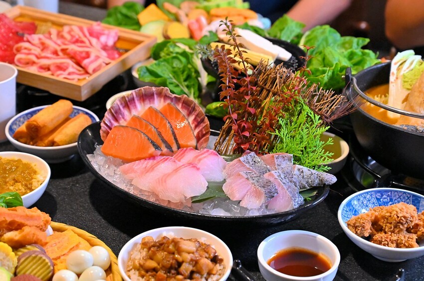 台中海線王牌火鍋太平新開店 火烤兩吃鍋推薦 一個人也能吃砂鍋魚頭  尚石苑火鍋太平店