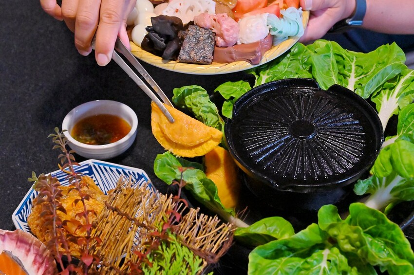 台中海線王牌火鍋太平新開店 火烤兩吃鍋推薦 一個人也能吃砂鍋魚頭  尚石苑火鍋太平店