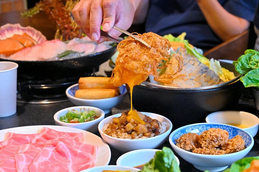 台中海線王牌火鍋太平新開店 火烤兩吃鍋推薦 一個人也能吃砂鍋魚頭  尚石苑火鍋太平店