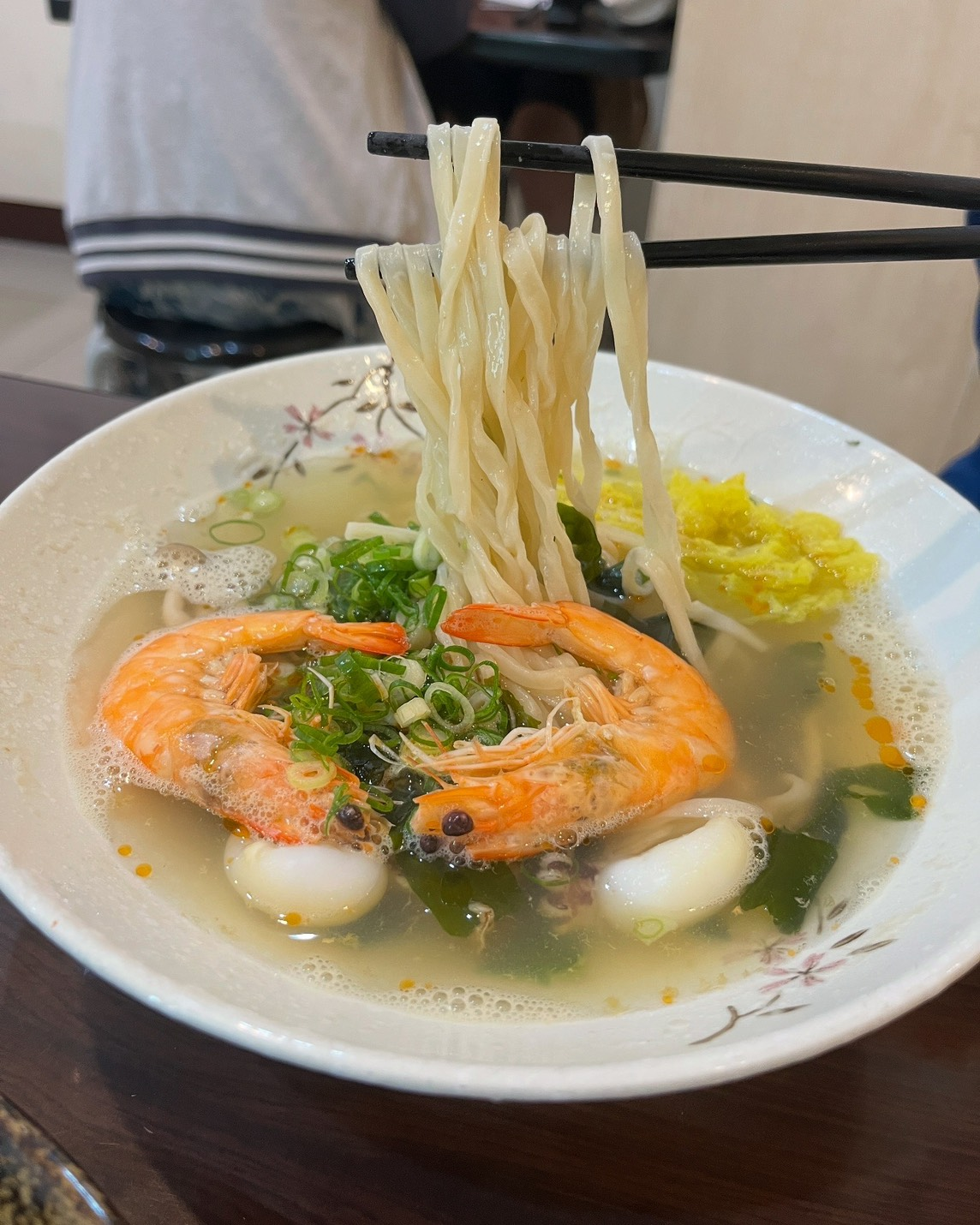 【桃園美食】內用加麵免費|天然湯頭不加味精|海鮮配料超澎湃|匠本牛肉麵 | PopDaily 波波黛莉