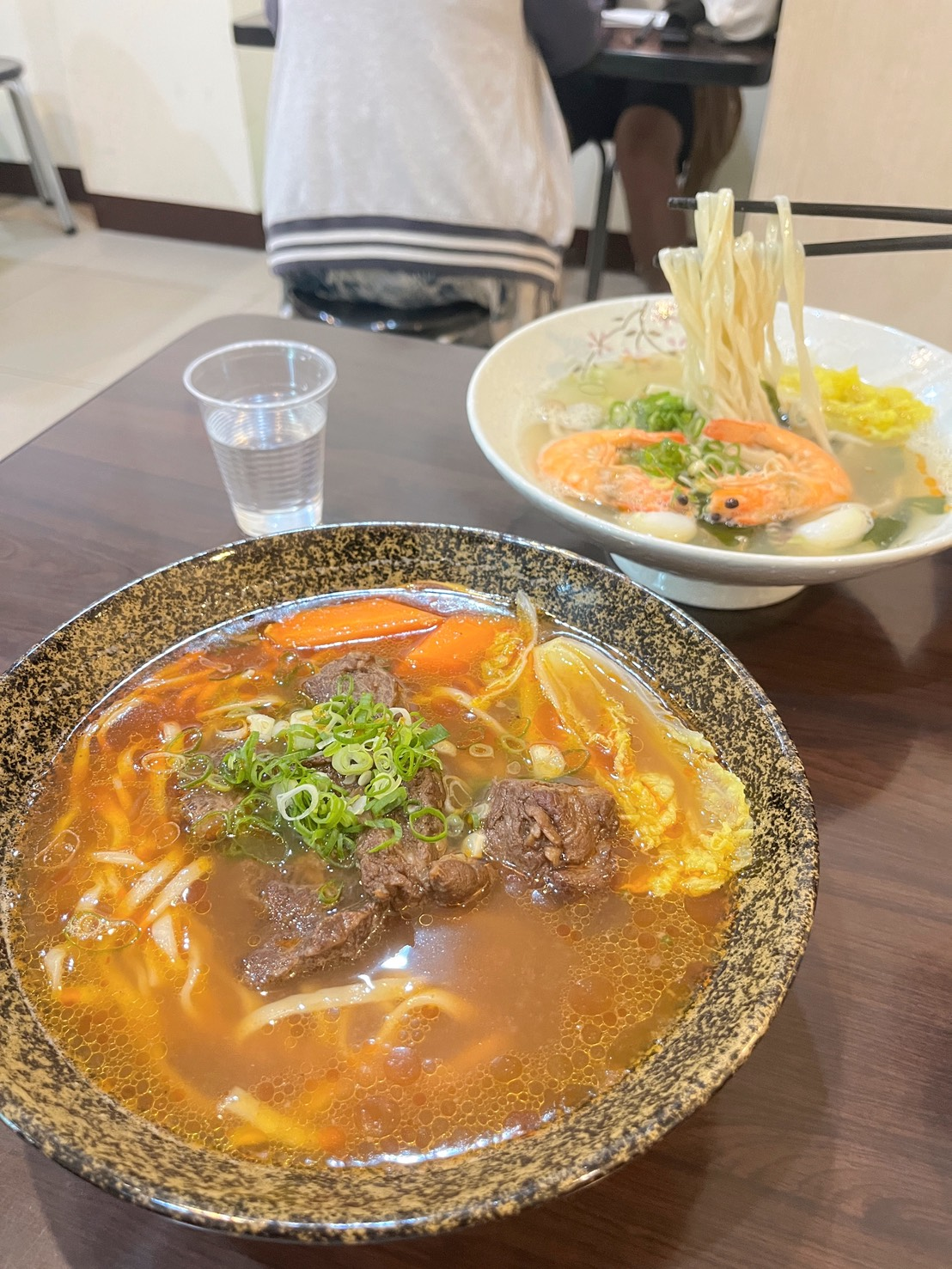 【桃園美食】內用加麵免費|天然湯頭不加味精|海鮮配料超澎湃|匠本牛肉麵 | PopDaily 波波黛莉